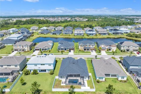 House in Wesley Chapel, Florida 4 bedrooms, 297.38 sq.m. № 1827766 - photo 5