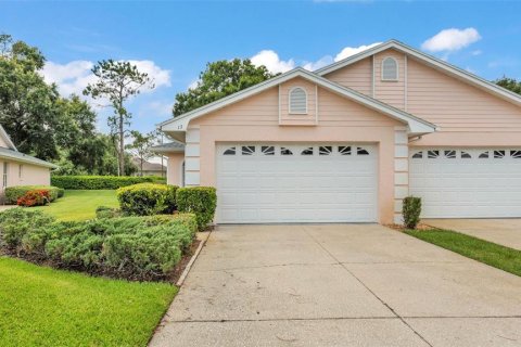 House in Winter Haven, Florida 3 bedrooms, 141.77 sq.m. № 1796686 - photo 1