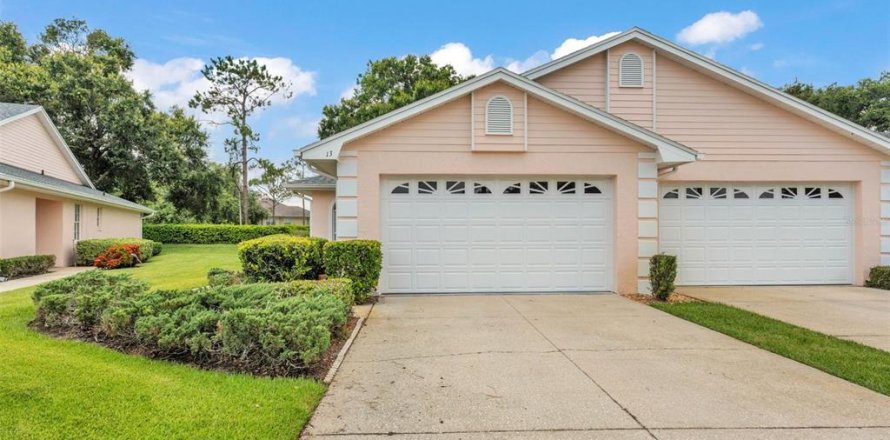 House in Winter Haven, Florida 3 bedrooms, 141.77 sq.m. № 1796686