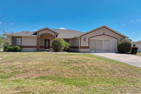 House in Ocala, Florida 3 bedrooms, 188.87 sq.m. № 1791777 - photo 2