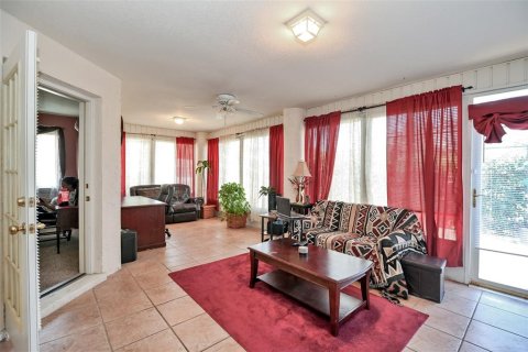 House in Ocala, Florida 3 bedrooms, 188.87 sq.m. № 1791777 - photo 9