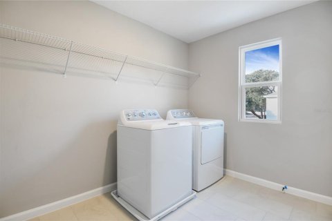 House in Mount Dora, Florida 4 bedrooms, 281.49 sq.m. № 1509542 - photo 19