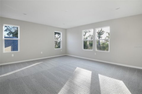 House in Mount Dora, Florida 4 bedrooms, 281.49 sq.m. № 1509542 - photo 14