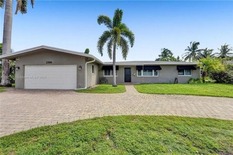 House in Wilton Manors, Florida 3 bedrooms, 189.15 sq.m. № 1928075 - photo 2