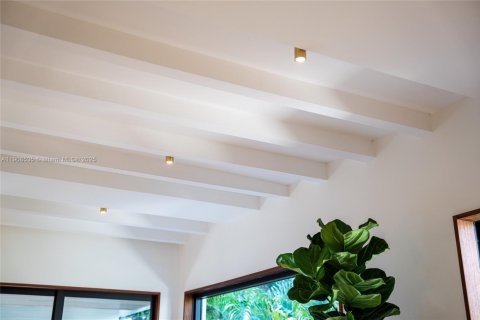 Villa ou maison à vendre à Miami, Floride: 4 chambres, 187.66 m2 № 1964591 - photo 7