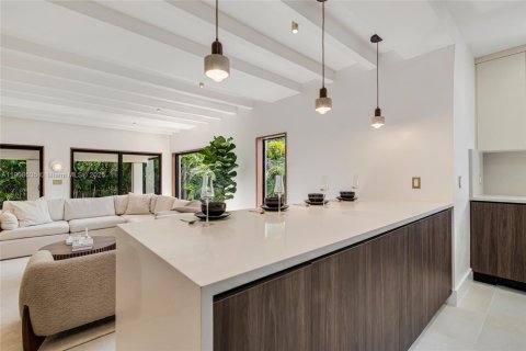 Villa ou maison à vendre à Miami, Floride: 4 chambres, 187.66 m2 № 1964591 - photo 9