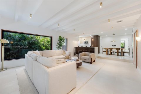 Villa ou maison à vendre à Miami, Floride: 4 chambres, 187.66 m2 № 1964591 - photo 1