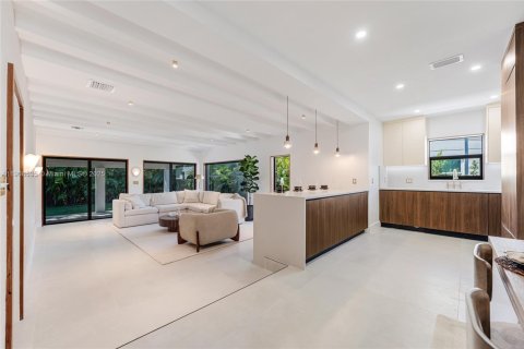 Villa ou maison à vendre à Miami, Floride: 4 chambres, 187.66 m2 № 1964591 - photo 6