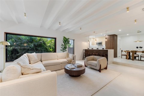 Villa ou maison à vendre à Miami, Floride: 4 chambres, 187.66 m2 № 1964591 - photo 5
