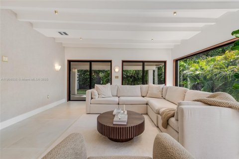 Villa ou maison à vendre à Miami, Floride: 4 chambres, 187.66 m2 № 1964591 - photo 8