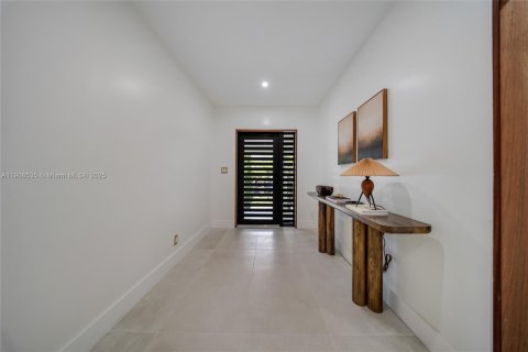 Villa ou maison à vendre à Miami, Floride: 4 chambres, 187.66 m2 № 1964591 - photo 24