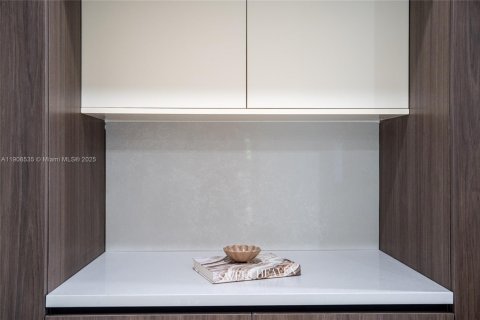 Villa ou maison à vendre à Miami, Floride: 4 chambres, 187.66 m2 № 1964591 - photo 29