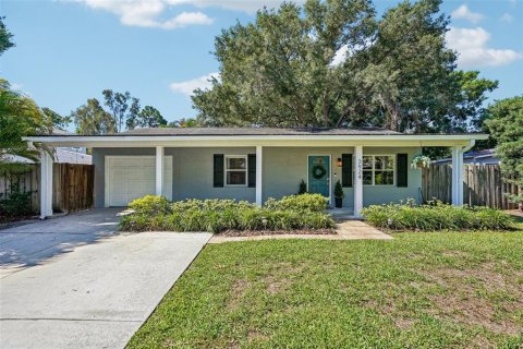 House in Tampa, Florida 3 bedrooms, 145.48 sq.m. № 2234046