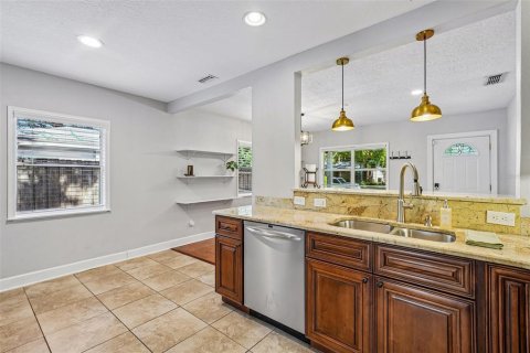 Villa ou maison à vendre à Tampa, Floride: 3 chambres, 145.48 m2 № 2234046 - photo 22
