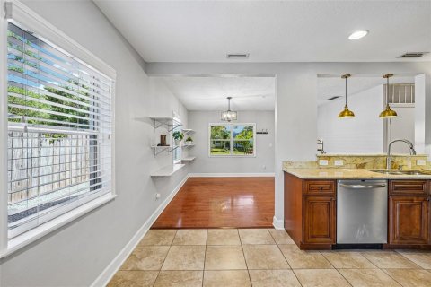Villa ou maison à vendre à Tampa, Floride: 3 chambres, 145.48 m2 № 2234046 - photo 16