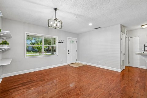 Villa ou maison à vendre à Tampa, Floride: 3 chambres, 145.48 m2 № 2234046 - photo 3