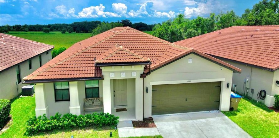 Villa ou maison à Kissimmee, Floride 4 chambres, 213.3 m2 № 2427332