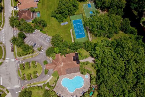 Villa ou maison à vendre à Kissimmee, Floride: 4 chambres, 213.3 m2 № 2427332 - photo 14