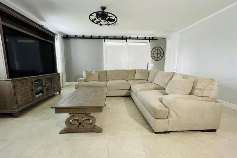 Villa ou maison à vendre à Kissimmee, Floride: 4 chambres, 213.3 m2 № 2427332 - photo 5