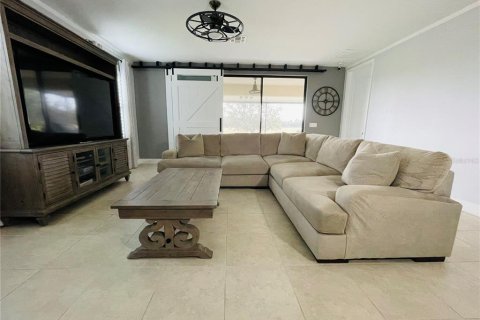 Villa ou maison à vendre à Kissimmee, Floride: 4 chambres, 213.3 m2 № 2427332 - photo 6