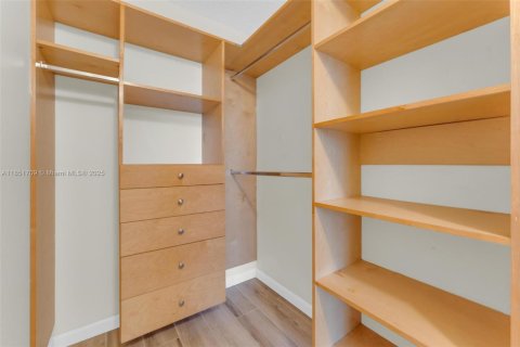 Condo in Aventura, Florida, 3 bedrooms  № 1858940 - photo 25