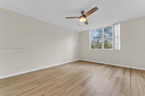 Condo in Aventura, Florida, 3 bedrooms  № 1858940 - photo 28