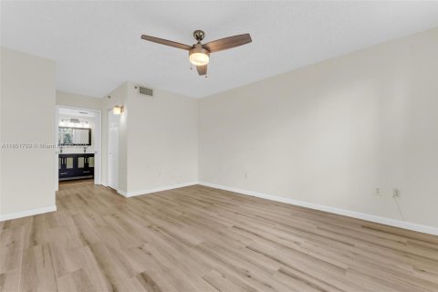 Condo in Aventura, Florida, 3 bedrooms  № 1858940 - photo 27