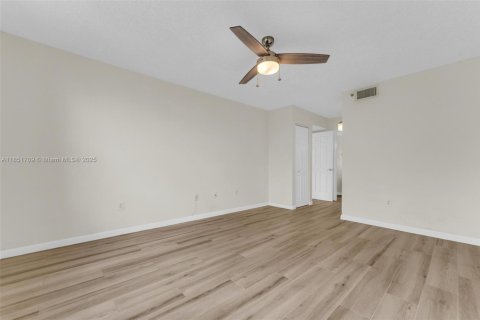 Condo in Aventura, Florida, 3 bedrooms  № 1858940 - photo 26