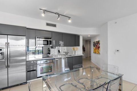 Condo in Miami, Florida, 2 bedrooms № 1920496 - photo 9