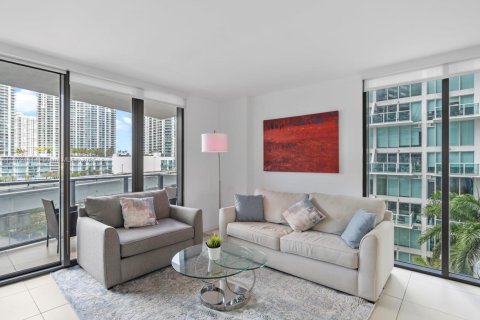 Condo in Miami, Florida, 2 bedrooms № 1920496 - photo 11