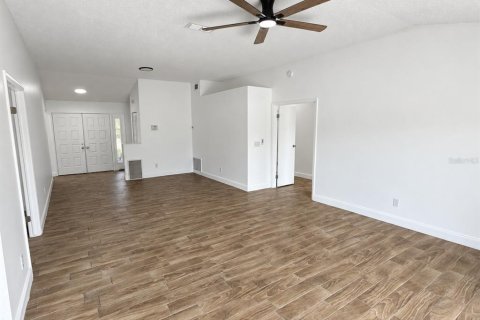 Villa ou maison à vendre à Orlando, Floride: 4 chambres, 160.35 m2 № 2388883 - photo 5