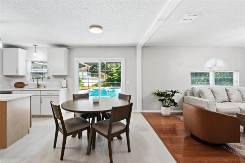 Villa ou maison à vendre à Ocoee, Floride: 4 chambres, 200.3 m2 № 2418989 - photo 14