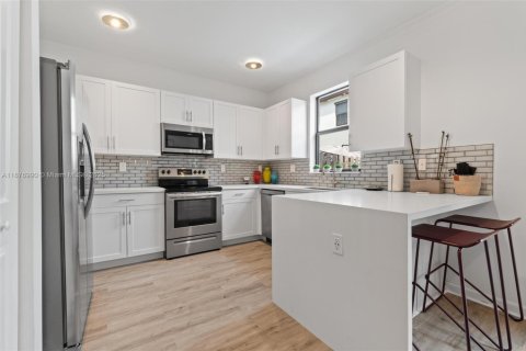 Купить таунхаус в Майами, Флорида 3 спальни, 128.02м2, № 2034183 - фото 13