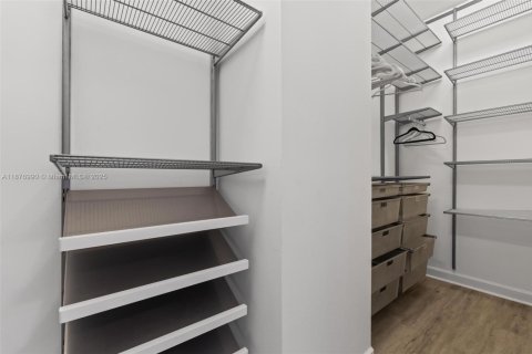 Купить таунхаус в Майами, Флорида 3 спальни, 128.02м2, № 2034183 - фото 25