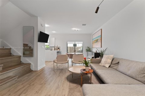 Купить таунхаус в Майами, Флорида 3 спальни, 128.02м2, № 2034183 - фото 7