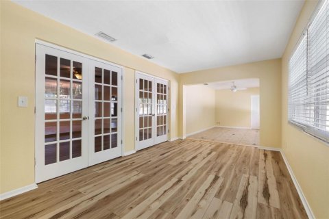 House in Largo, Florida 3 bedrooms, 170.66 sq.m. № 2390992 - photo 15