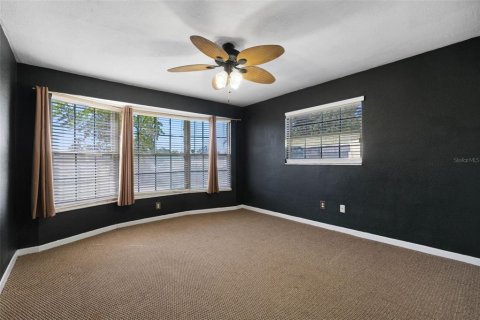 House in Largo, Florida 3 bedrooms, 170.66 sq.m. № 2390992 - photo 23