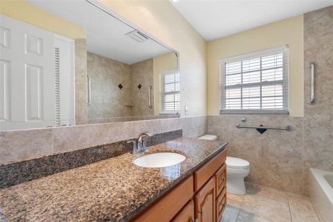House in Largo, Florida 3 bedrooms, 170.66 sq.m. № 2390992 - photo 28