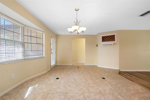 House in Largo, Florida 3 bedrooms, 170.66 sq.m. № 2390992 - photo 5