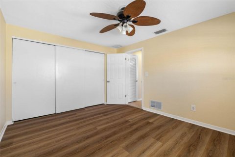 House in Largo, Florida 3 bedrooms, 170.66 sq.m. № 2390992 - photo 26