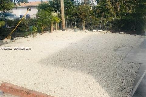 Commercial property in Hallandale Beach, Florida 124.67 sq.m. № 2045578 - photo 6