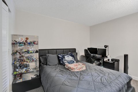 Condo in Coral Springs, Florida, 2 bedrooms № 2261244 - photo 20