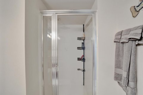 Condo in Coral Springs, Florida, 2 bedrooms № 2261244 - photo 25