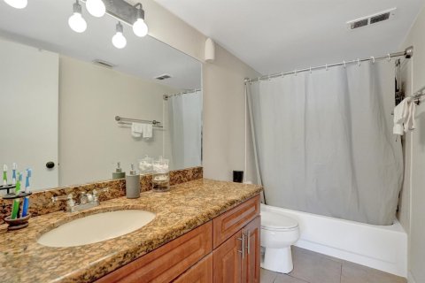Condo in Coral Springs, Florida, 2 bedrooms № 2261244 - photo 30