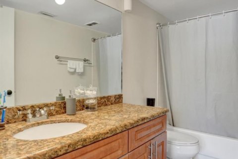 Condo in Coral Springs, Florida, 2 bedrooms № 2261244 - photo 11