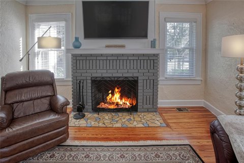 House in Saint Petersburg, Florida 3 bedrooms, 188.22 sq.m. № 1559229 - photo 8