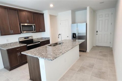 Villa ou maison à louer à Winter Haven, Floride: 3 chambres, 116.59 m2 № 2437310 - photo 3