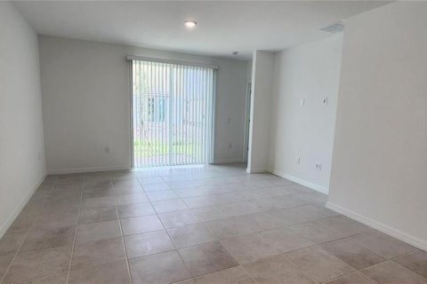 Villa ou maison à louer à Winter Haven, Floride: 3 chambres, 116.59 m2 № 2437310 - photo 5