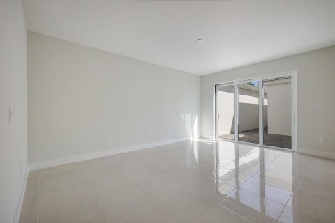Townhouse in Bradenton, Florida 2 bedrooms, 273.23 sq.m. № 605168 - photo 14