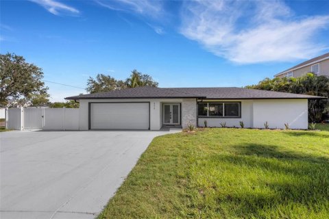 House in Palmetto, Florida 4 bedrooms, 212.19 sq.m. № 1868850 - photo 28